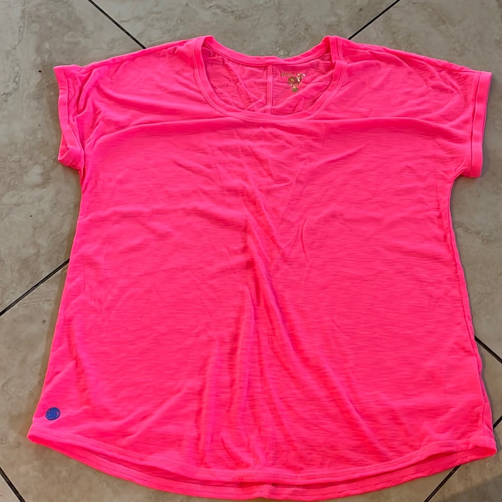 Women’s Luxletic tee